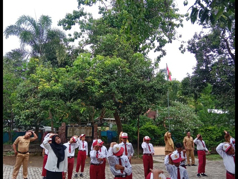 Pelaksanaan Pagi Ceriah ( Senam Anak Indonesia Hebat )
